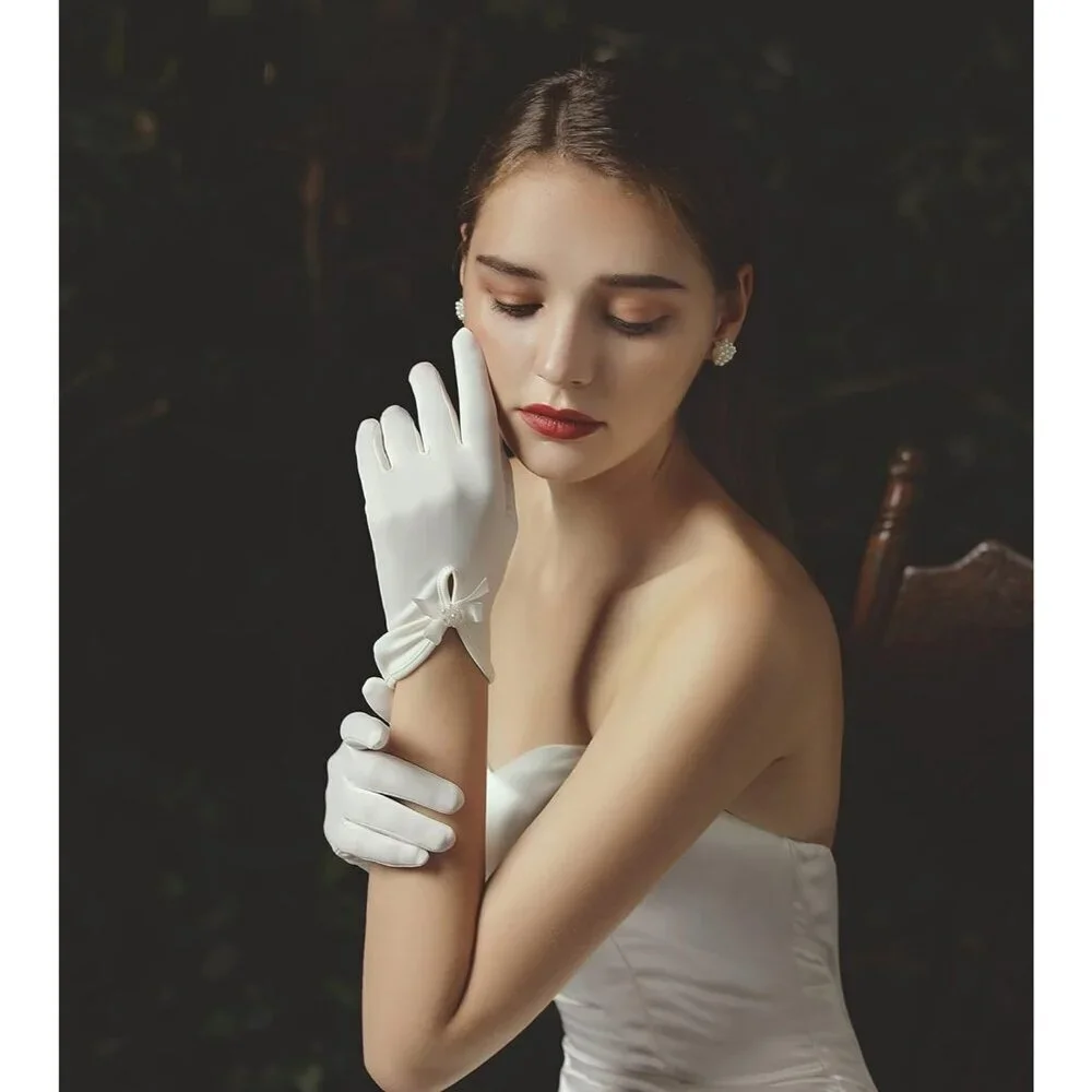 Women's Wrist Off-White Short Floral Lace Bow Gloves Elegance Wedding Party